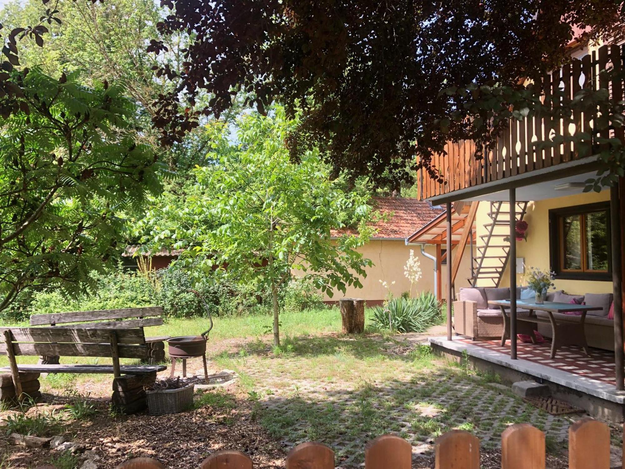 Forest-Side Home By Recreational Lake Kunfeherto Exterior photo